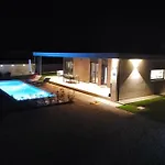 Gigi - Happy * Višnjan