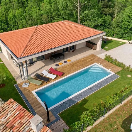 Gigi With Private Pool - Happy